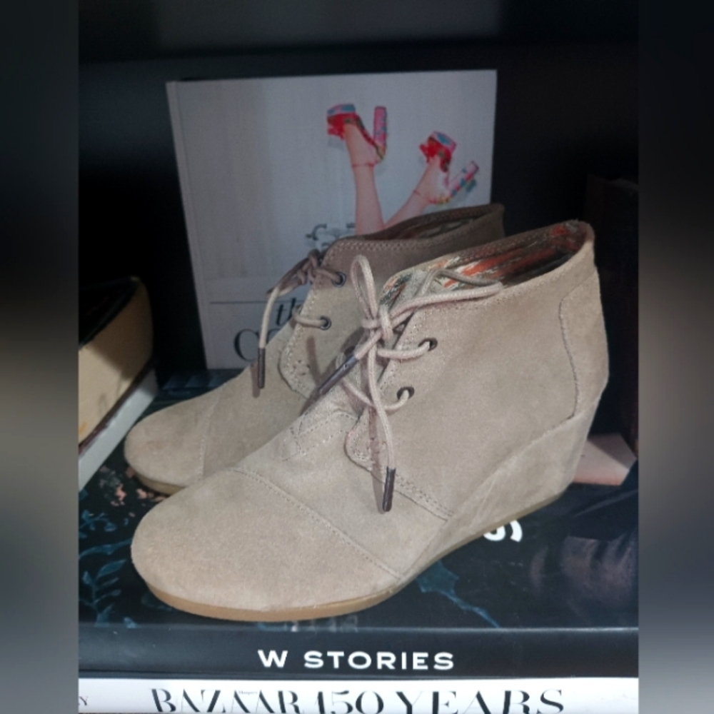 NWOT, Toms Wedge booties, size 8.5